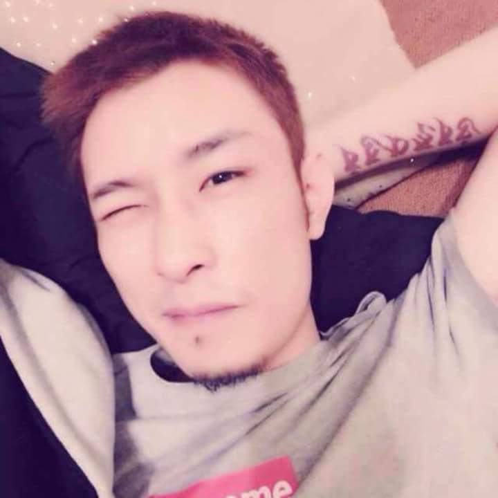 难得拥抱的第一张照片--安阳相亲服务中心