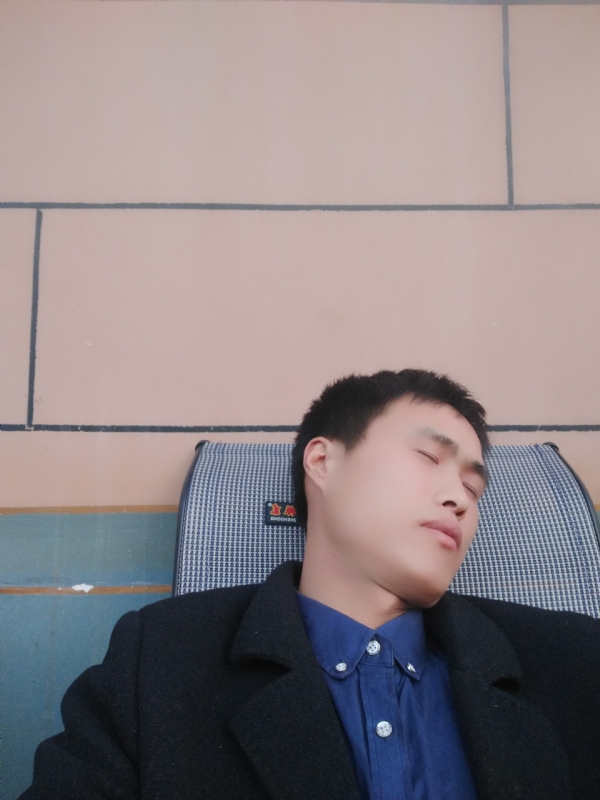 有钱爱情才能长久的第一张照片--安阳相亲服务中心