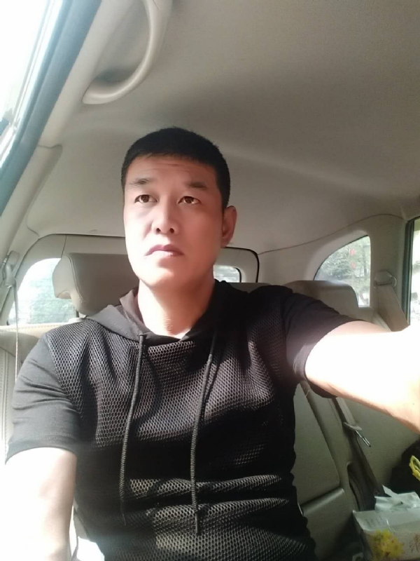 深爱的疯子的第一张照片--安阳相亲服务中心