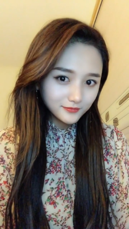 淡然一笑的第一张照片--安阳相亲服务中心