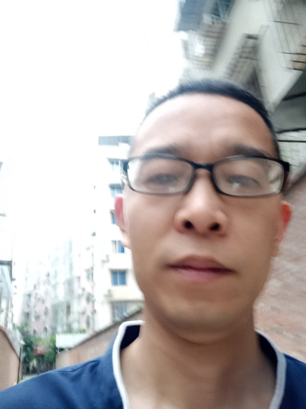 眼镜的第一张照片--安阳相亲服务中心