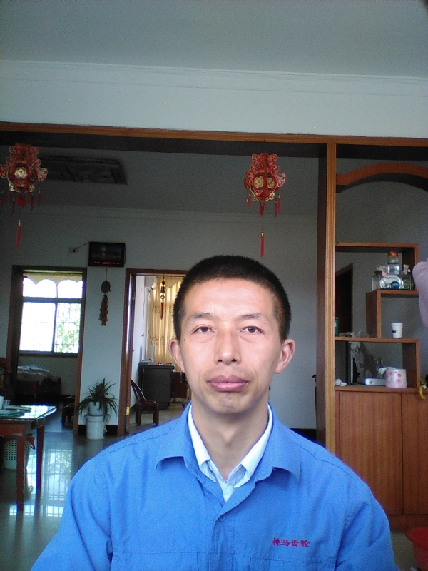 红玫瑰的第一张照片--安阳相亲服务中心