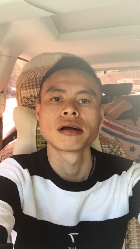 小何的第一张照片--安阳相亲服务中心