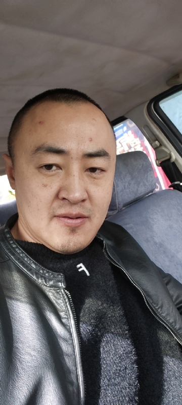 精神九哥的第一张照片--安阳相亲服务中心