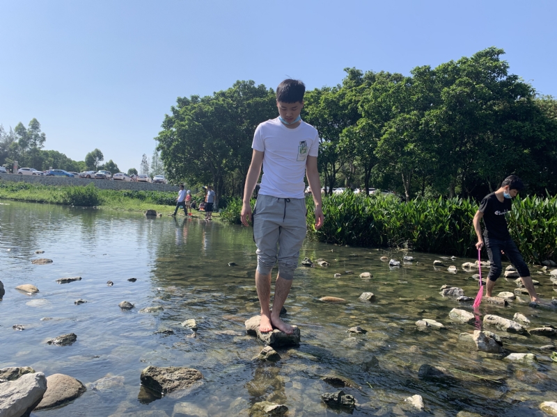 放假吃鸡的第一张照片--安阳相亲服务中心