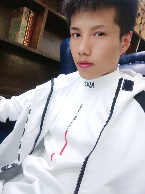 梁辞的第一张照片--安阳相亲服务中心