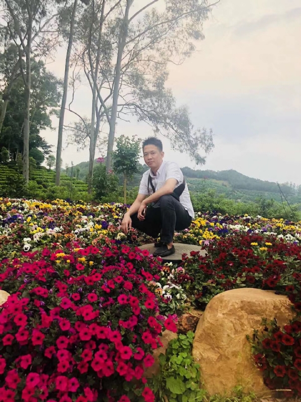 小郑的第一张照片--安阳相亲服务中心