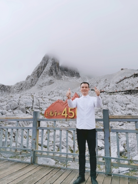 灰太狼的第一张照片--安阳相亲服务中心