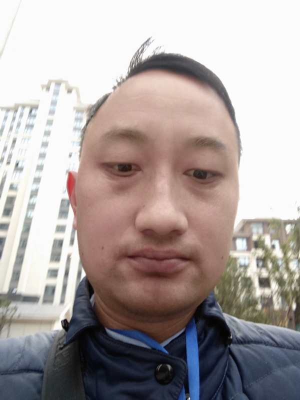 老男人的第一张照片--安阳相亲服务中心