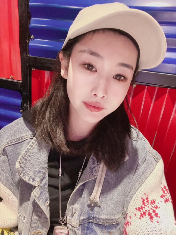 玲珑的第一张照片--安阳相亲服务中心