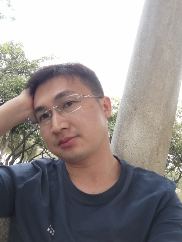 不如随风的第一张照片--安阳相亲服务中心