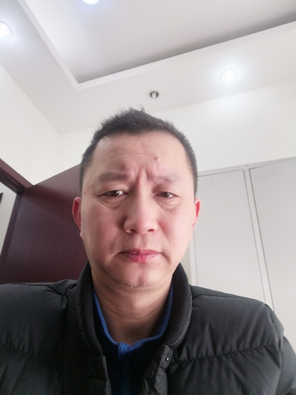 相视而笑的第一张照片--安阳相亲服务中心