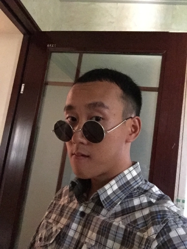 悲喜的第一张照片--安阳相亲服务中心