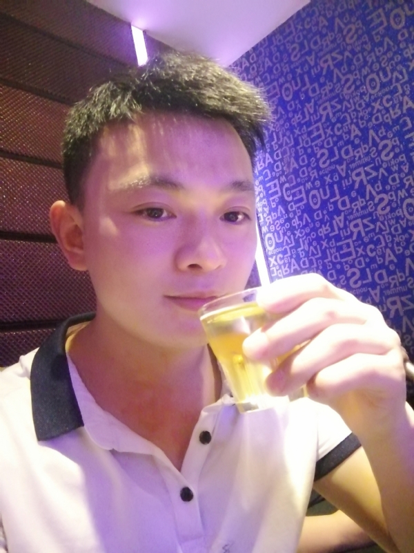 幸福的拥抱的第一张照片--安阳相亲服务中心