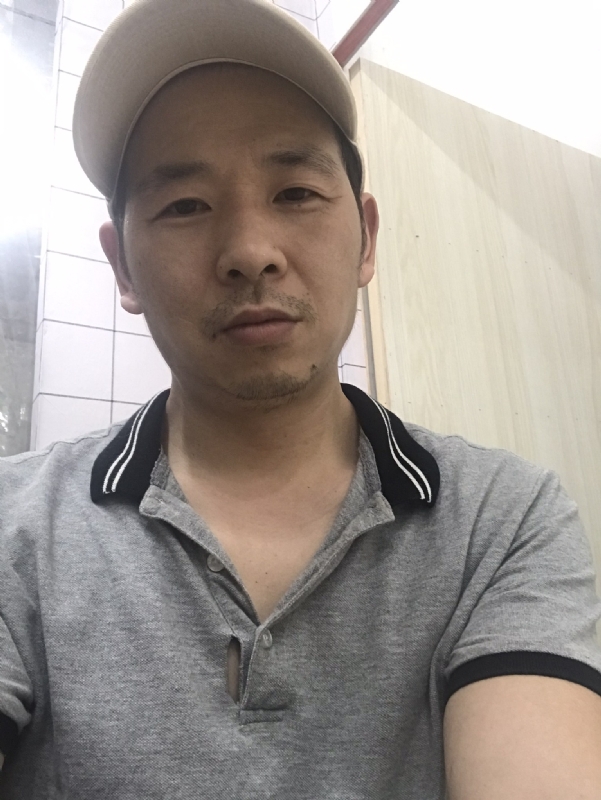 老何的第一张照片--安阳相亲服务中心