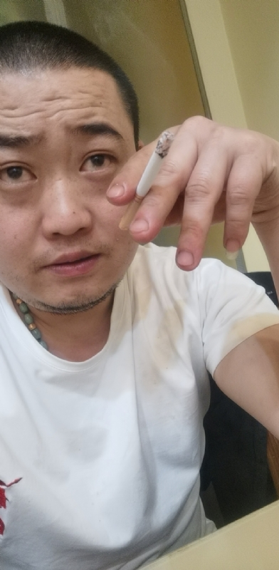 孤独的螃蟹的第一张照片--安阳相亲服务中心