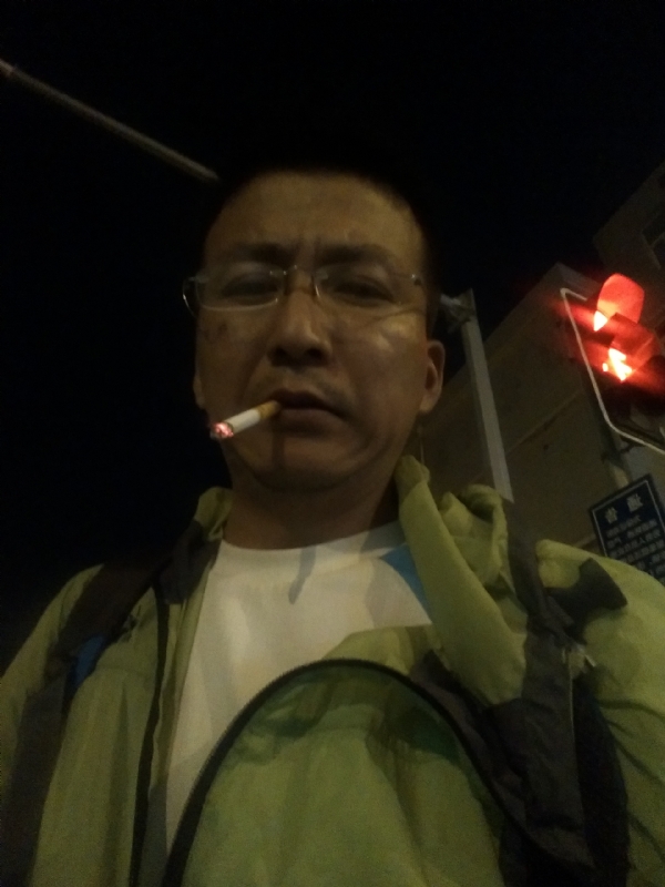 认真的生活的第一张照片--安阳相亲服务中心