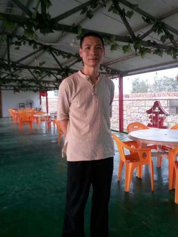 周哥的第三张照片--安阳相亲服务中心