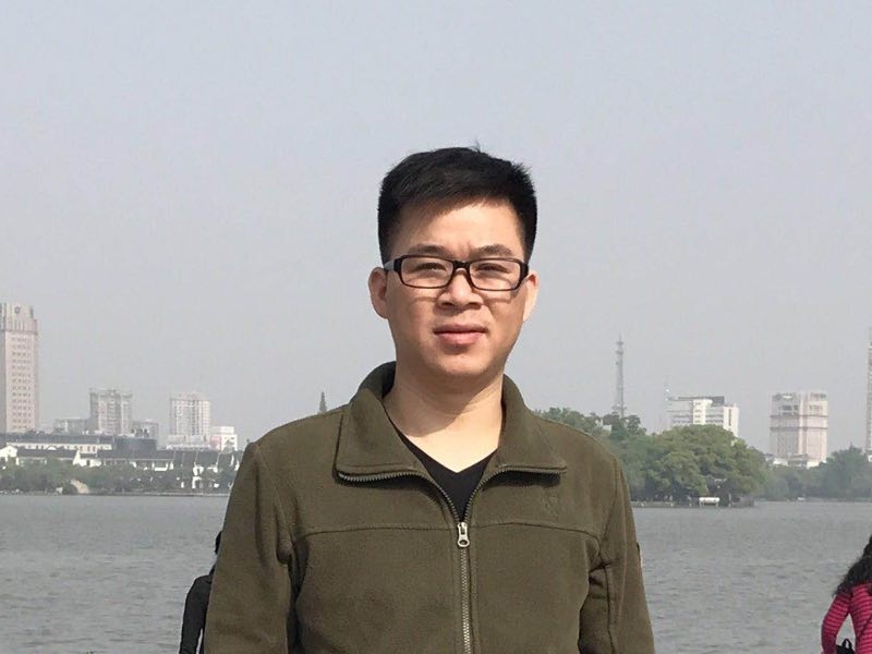 孔雀鱼的第一张照片--安阳相亲服务中心