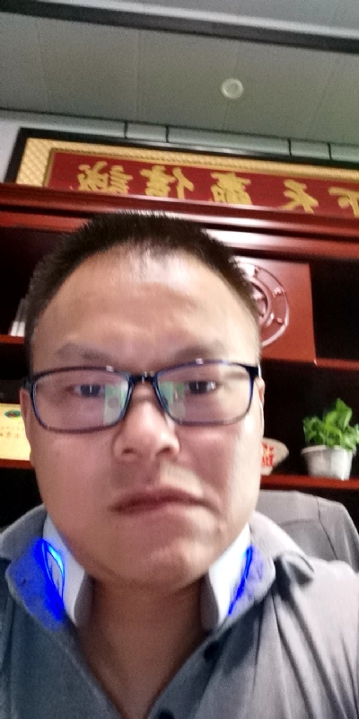 模具工匠的第一张照片--安阳相亲服务中心