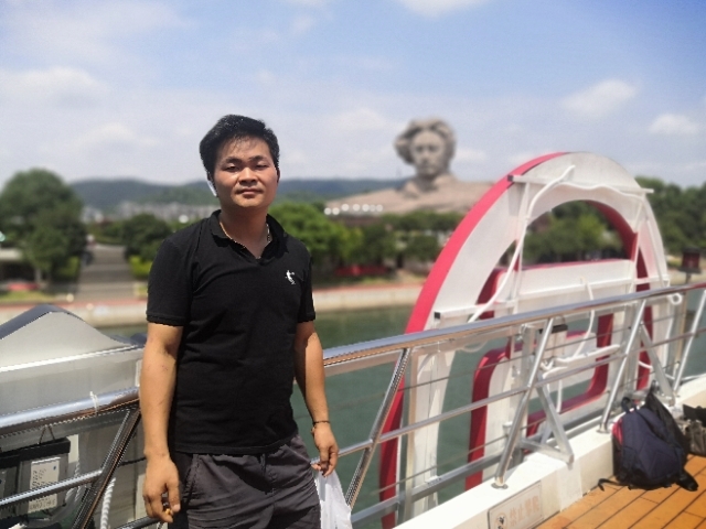 龙的传人的第一张照片--安阳相亲服务中心