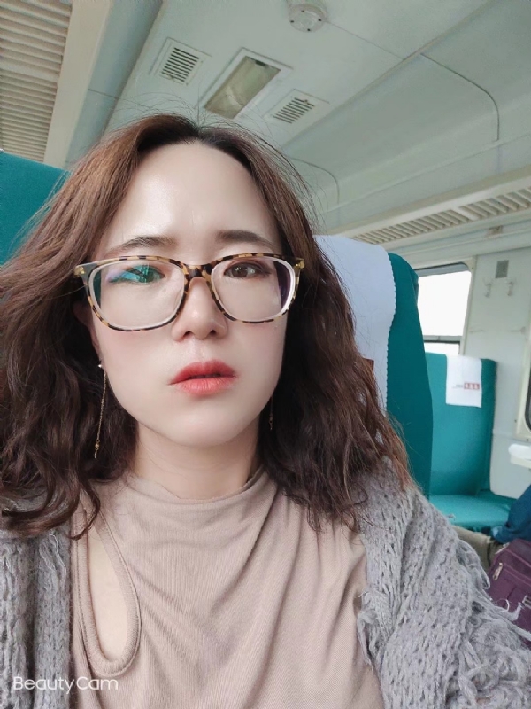 云烟成雨的第一张照片--安阳相亲服务中心