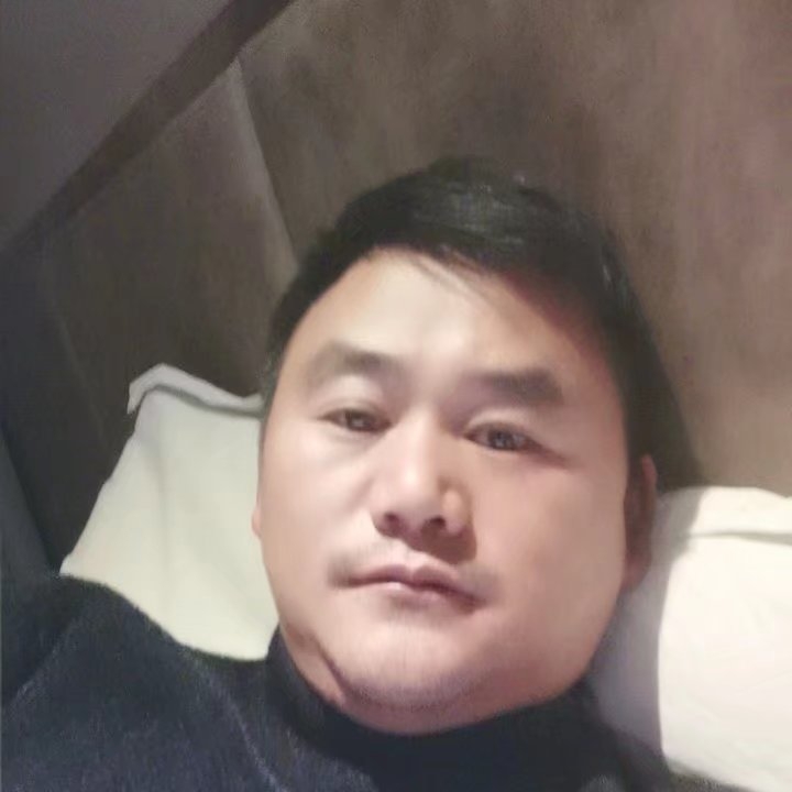 奔跑的第二张照片--安阳相亲服务中心