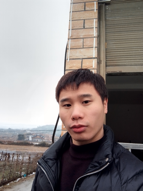 银色的羽翼的第一张照片--安阳相亲服务中心