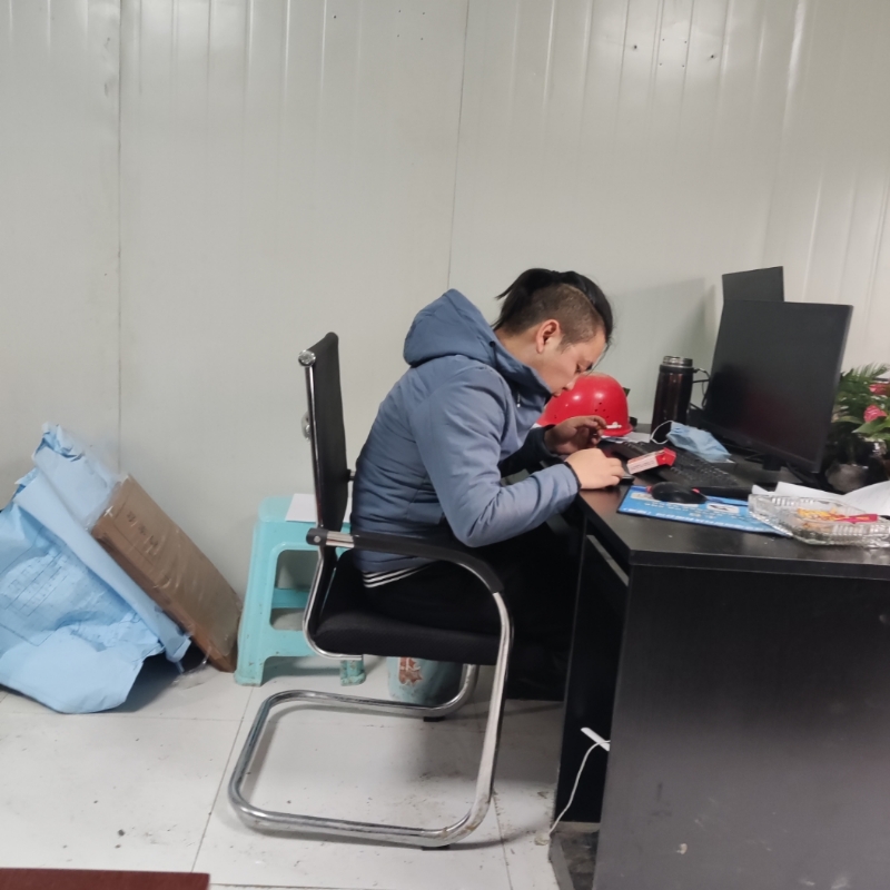 太空舱的第一张照片--安阳相亲服务中心