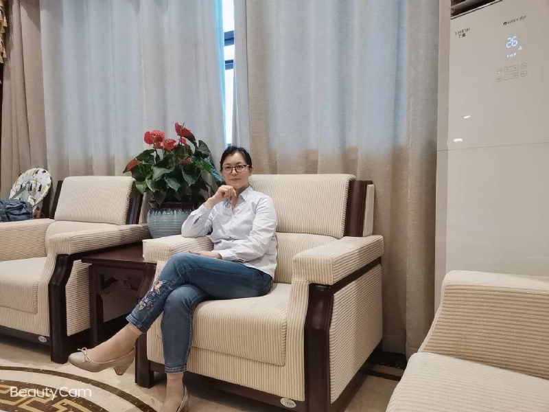 秋水伊人的第一张照片--安阳相亲服务中心