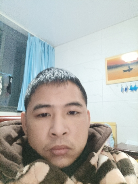 寂寞的第二张照片--安阳相亲服务中心