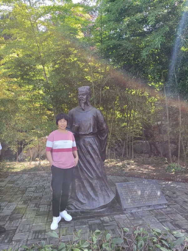 秋天的菊花的第一张照片--安阳相亲服务中心