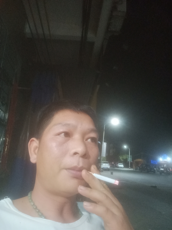 善解人意的第一张照片--安阳相亲服务中心