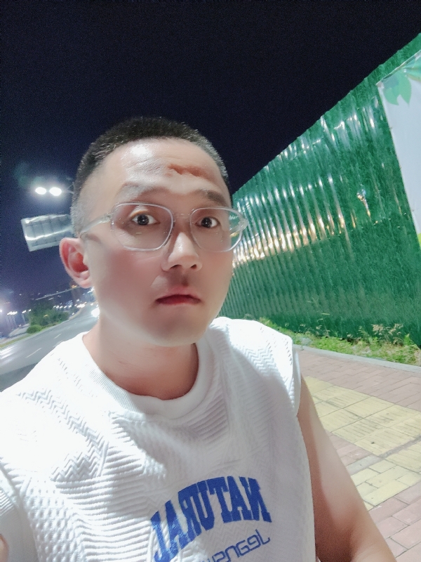 清风烈酒的第一张照片--安阳相亲服务中心