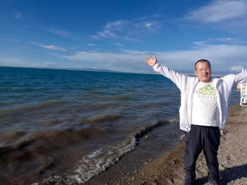 蜜蜂的第一张照片--安阳相亲服务中心