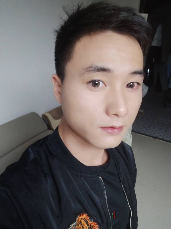 何凡的第三张照片--安阳相亲服务中心