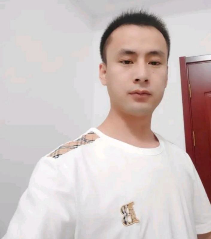 海阔天空的第一张照片--安阳相亲服务中心