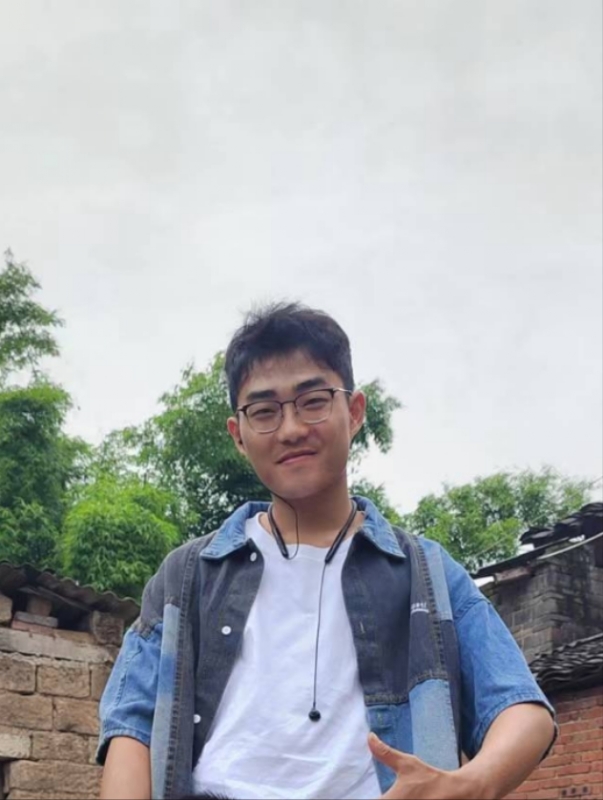 越努力越幸运的第一张照片--安阳相亲服务中心