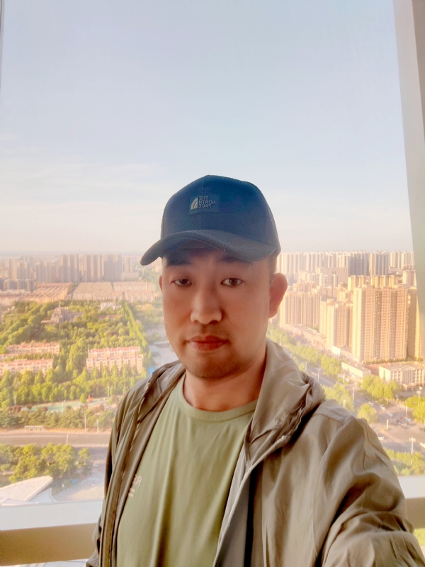 勇攀高峰的第二张照片--安阳相亲服务中心