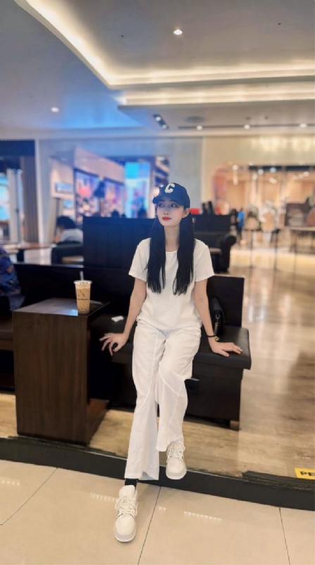 卖火柴的小女孩的第一张照片--安阳相亲服务中心