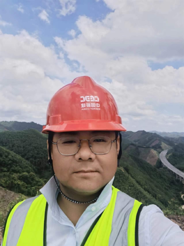 冰城小土匪的第一张照片--安阳相亲服务中心