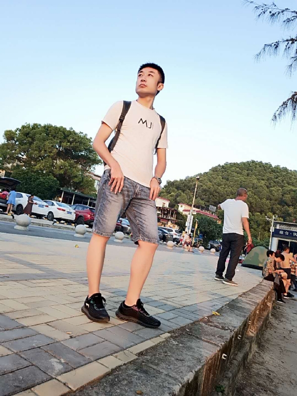 俊皓的第一张照片--安阳相亲服务中心