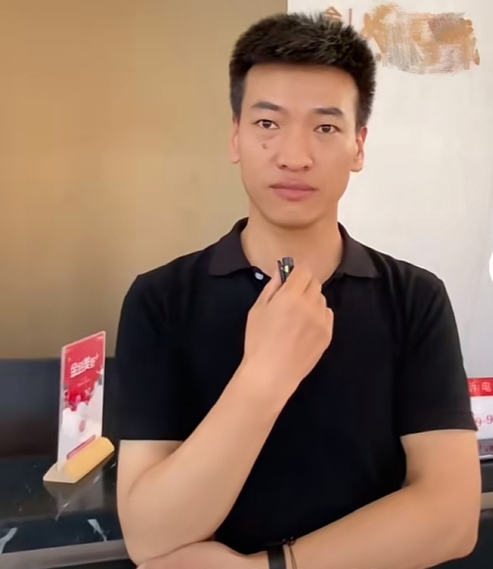 一杯梁白开的第一张照片--安阳相亲服务中心