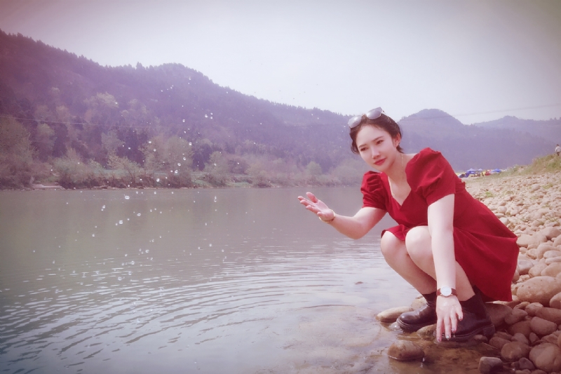 守候阳光的第一张照片--安阳相亲服务中心