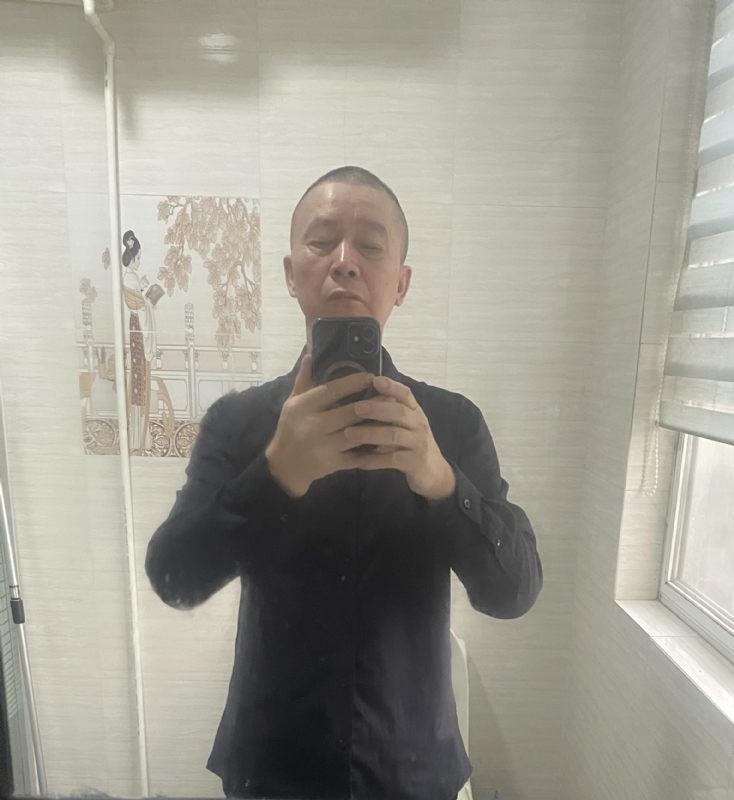 荣哥的第一张照片--安阳相亲服务中心