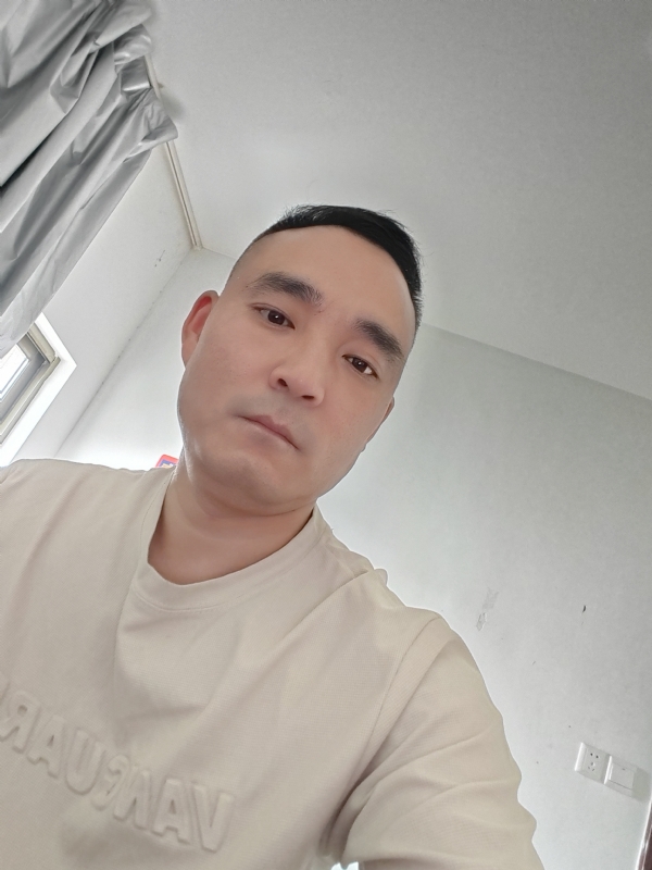 小锋的第一张照片--安阳相亲服务中心