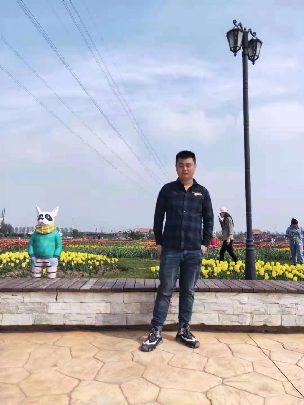 海阔天空的第一张照片--安阳相亲服务中心