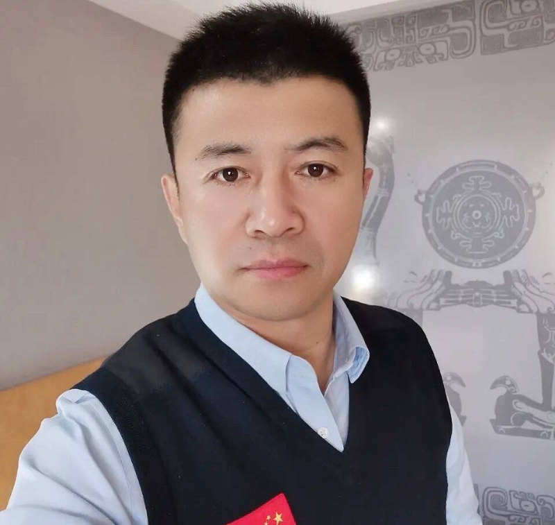 生在红旗下的第一张照片--安阳相亲服务中心