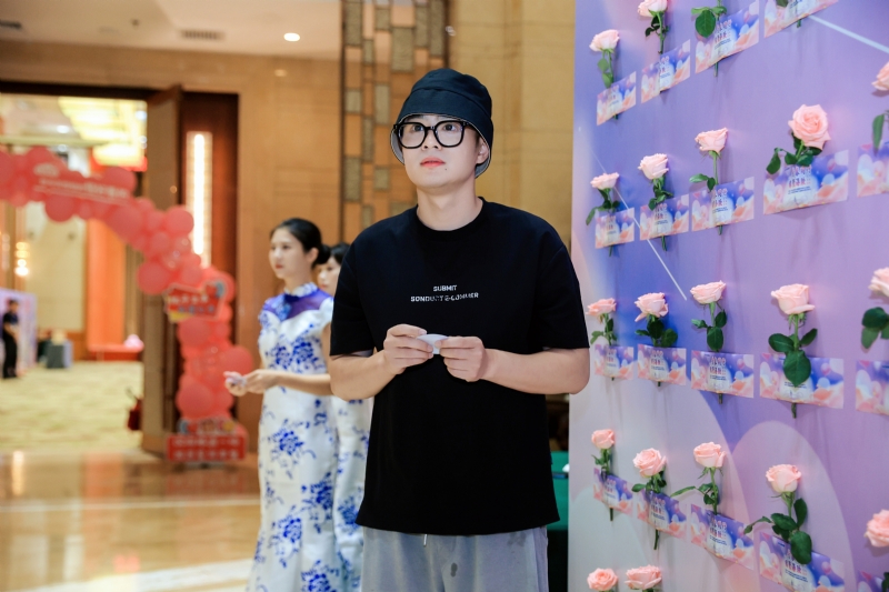 被驯服的象的第一张照片--安阳相亲服务中心