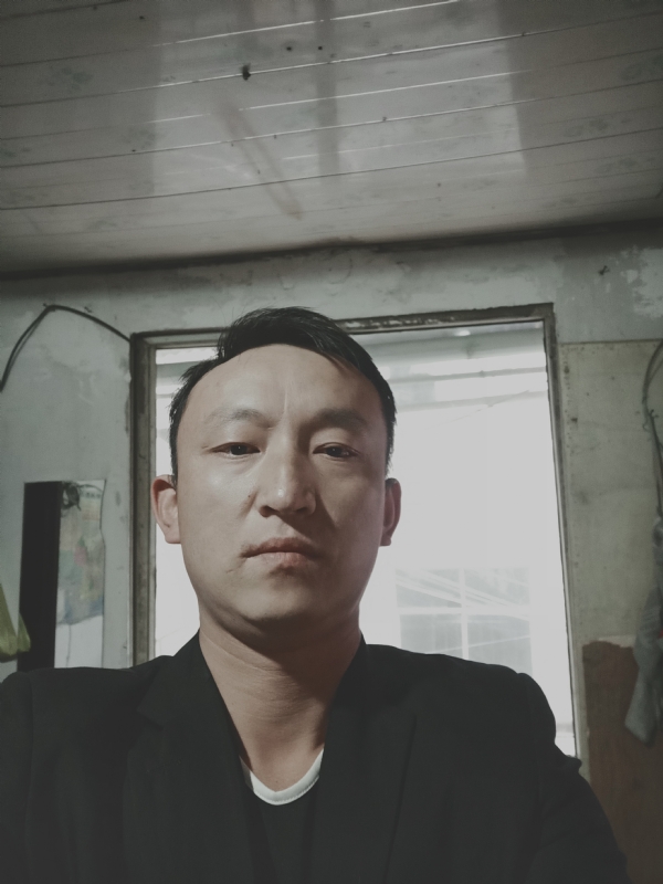 放弃爱你的第一张照片--安阳相亲服务中心